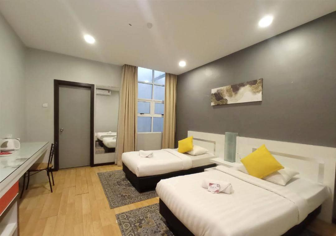 Lovita Hotel Kuantan Bagian luar foto