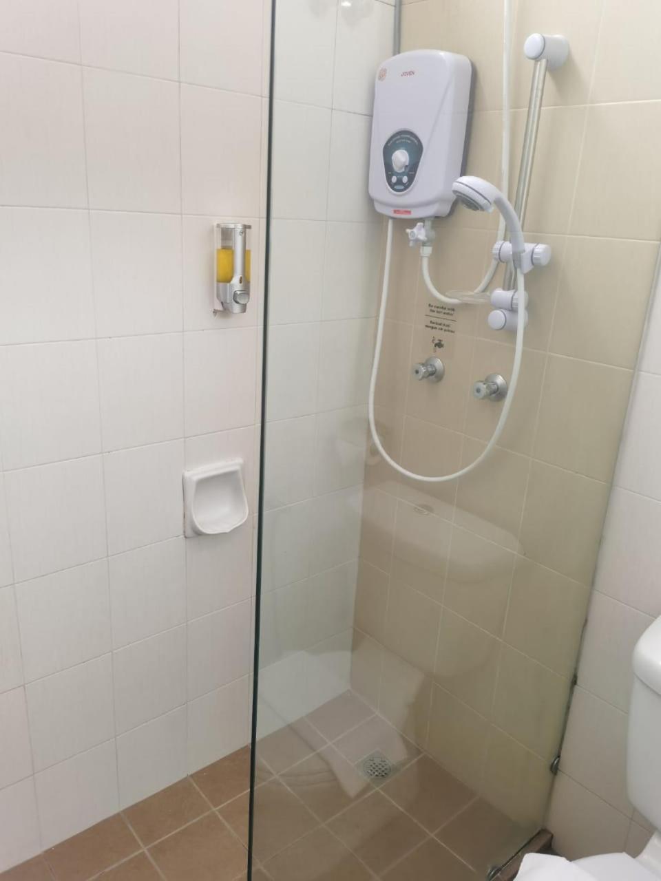 Lovita Hotel Kuantan Bagian luar foto