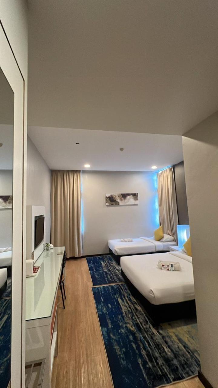 Lovita Hotel Kuantan Bagian luar foto
