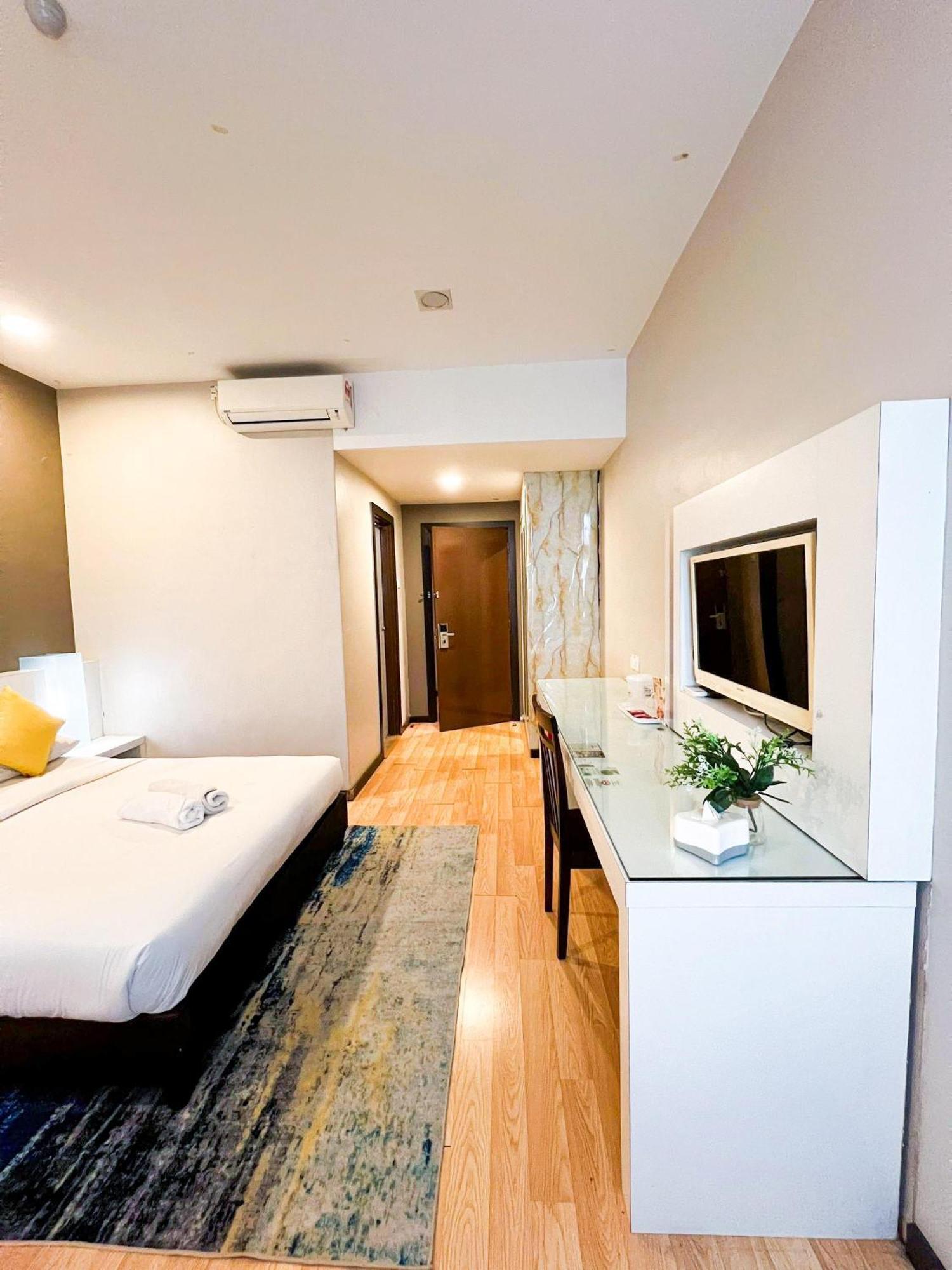 Lovita Hotel Kuantan Bagian luar foto