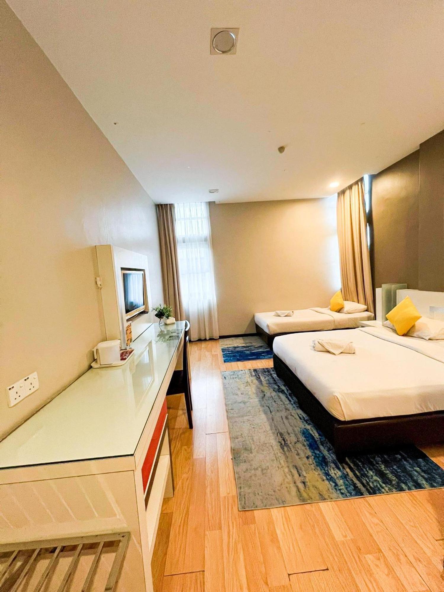 Lovita Hotel Kuantan Bagian luar foto